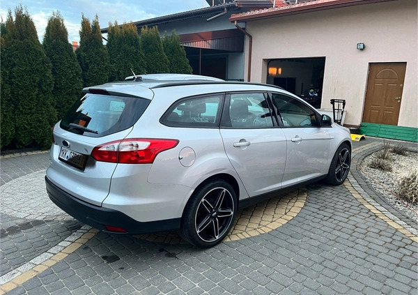 Ford Focus cena 23000 przebieg: 275000, rok produkcji 2013 z Nowy Targ małe 67